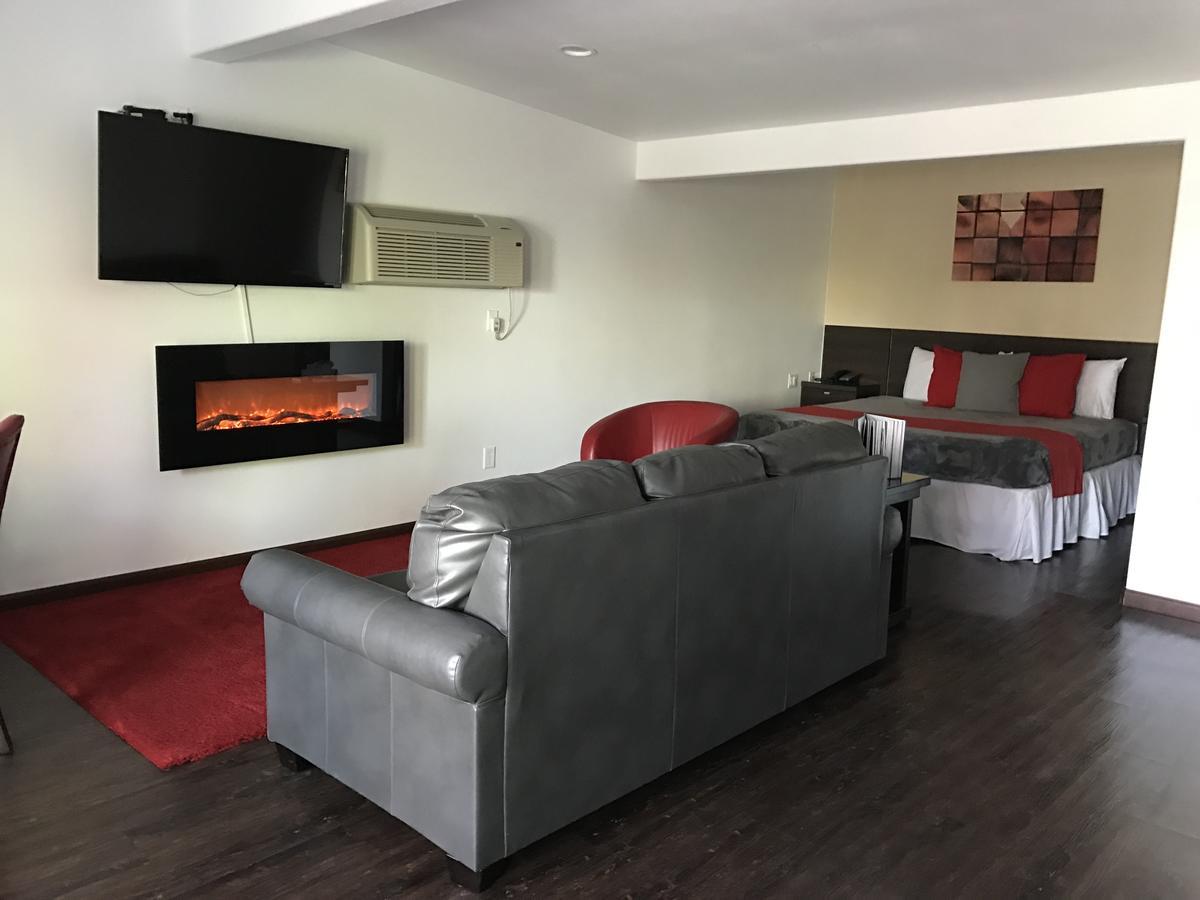 Ccbc Resort Hotel - A Gay Men'S Resort Cathedral City Εξωτερικό φωτογραφία