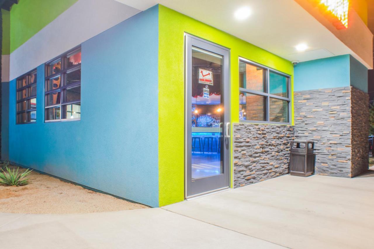 Ccbc Resort Hotel - A Gay Men'S Resort Cathedral City Εξωτερικό φωτογραφία